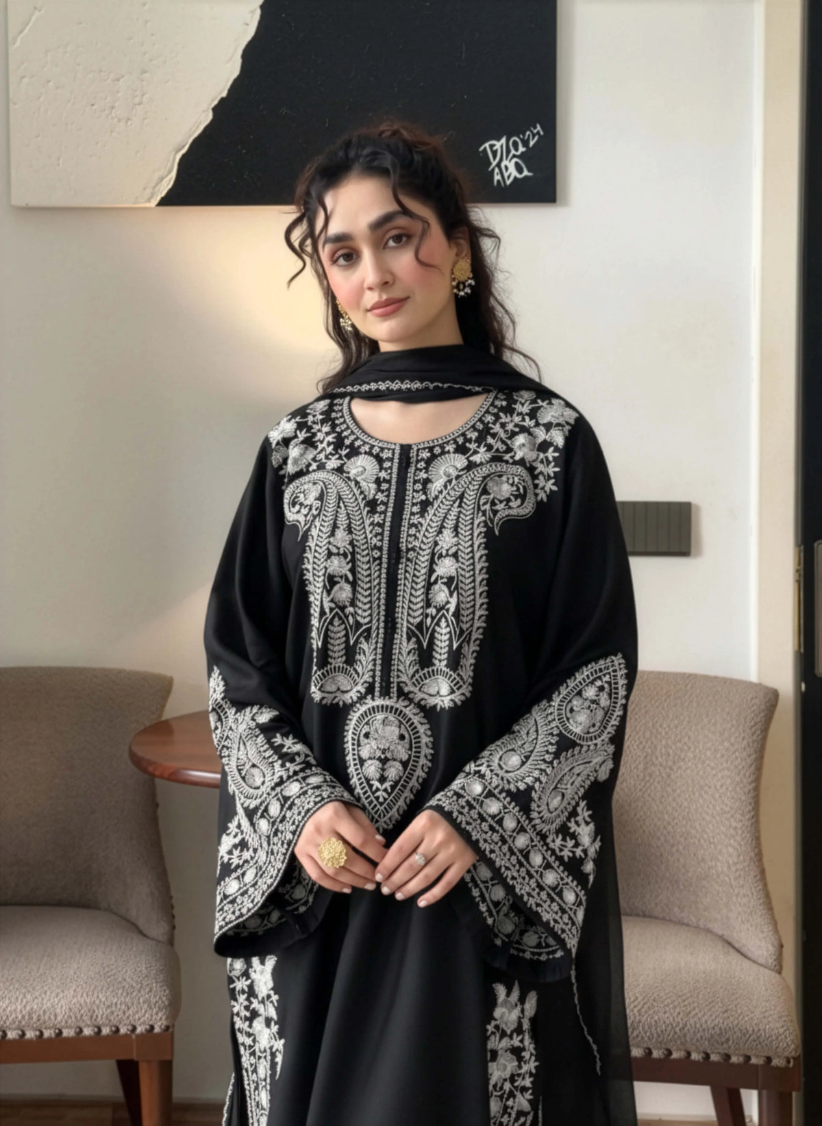 Mirana - 3PC Luxury Lawn Embroidered Suit | Darulibas