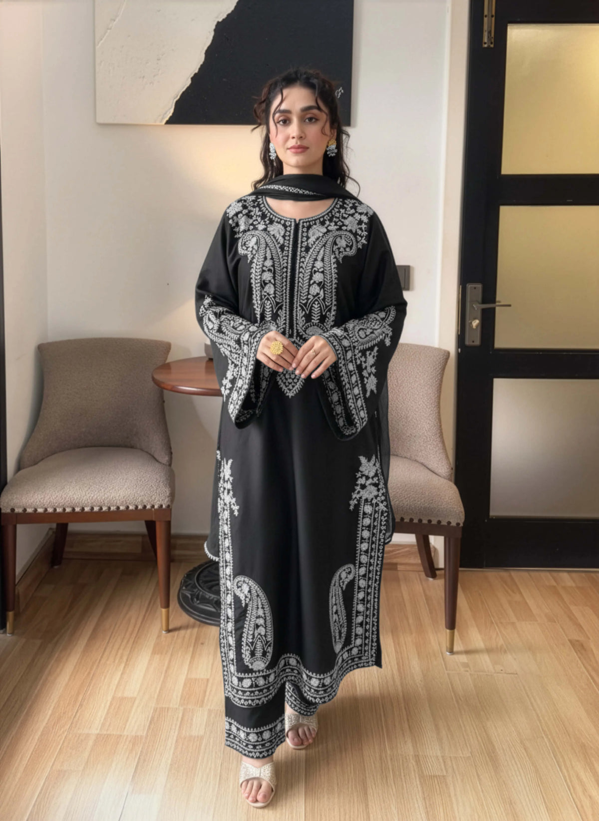 Mirana - 3PC Luxury Lawn Embroidered Suit | Darulibas