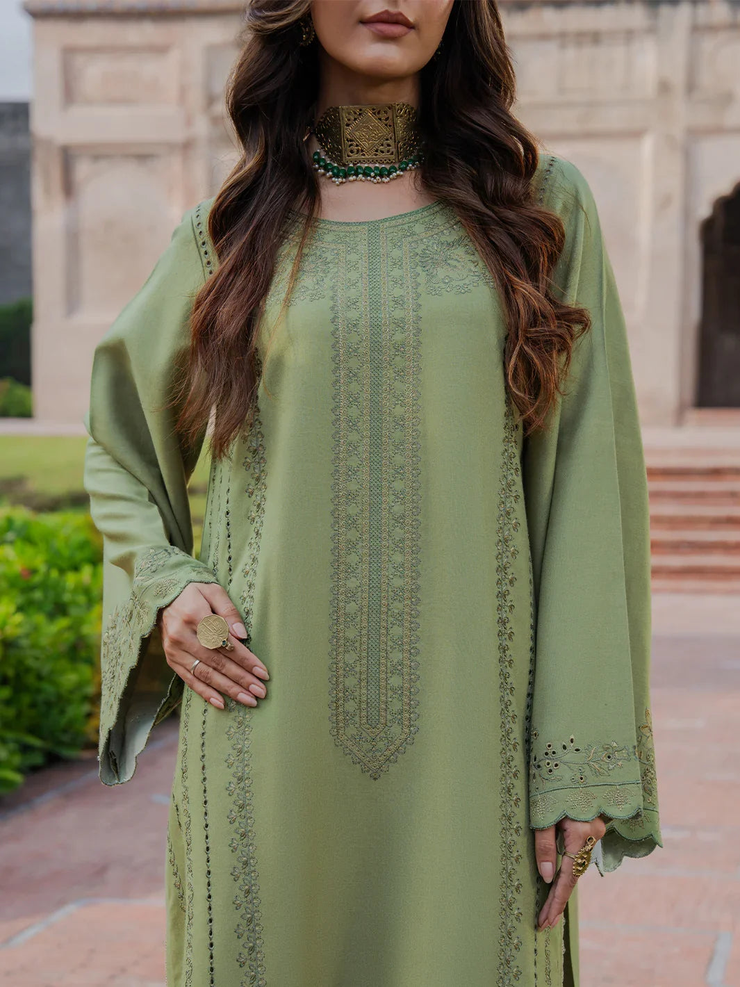 IZEL - 3PC Dhanak Embroidered Suit | Daru libas