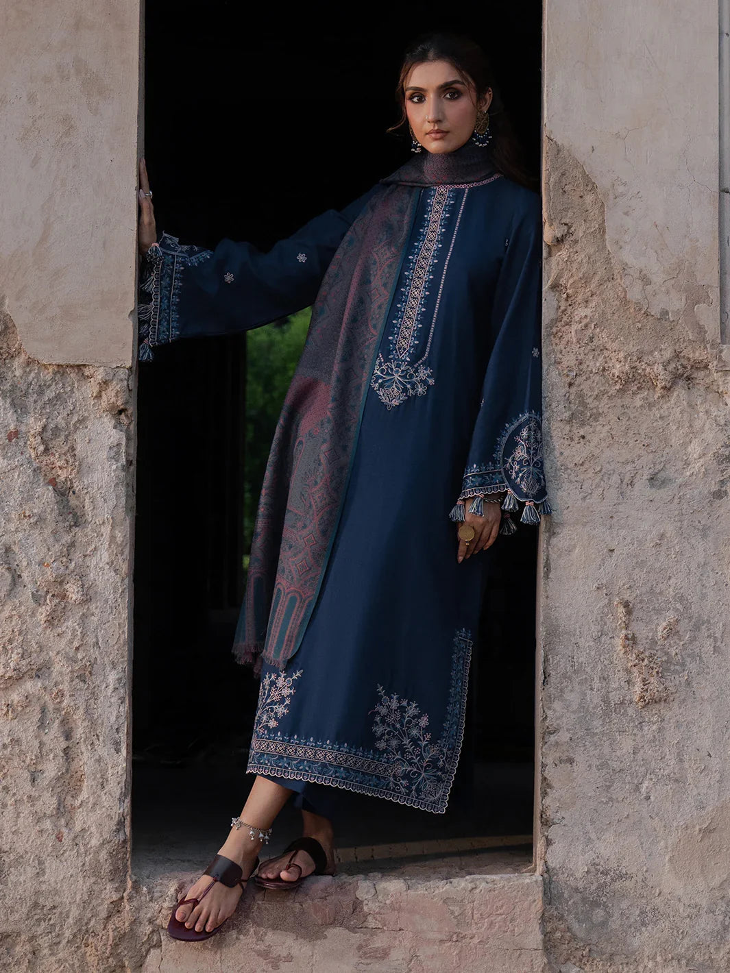 IZEL - 3PC Dhanak Embroidered Suit | Daru libas