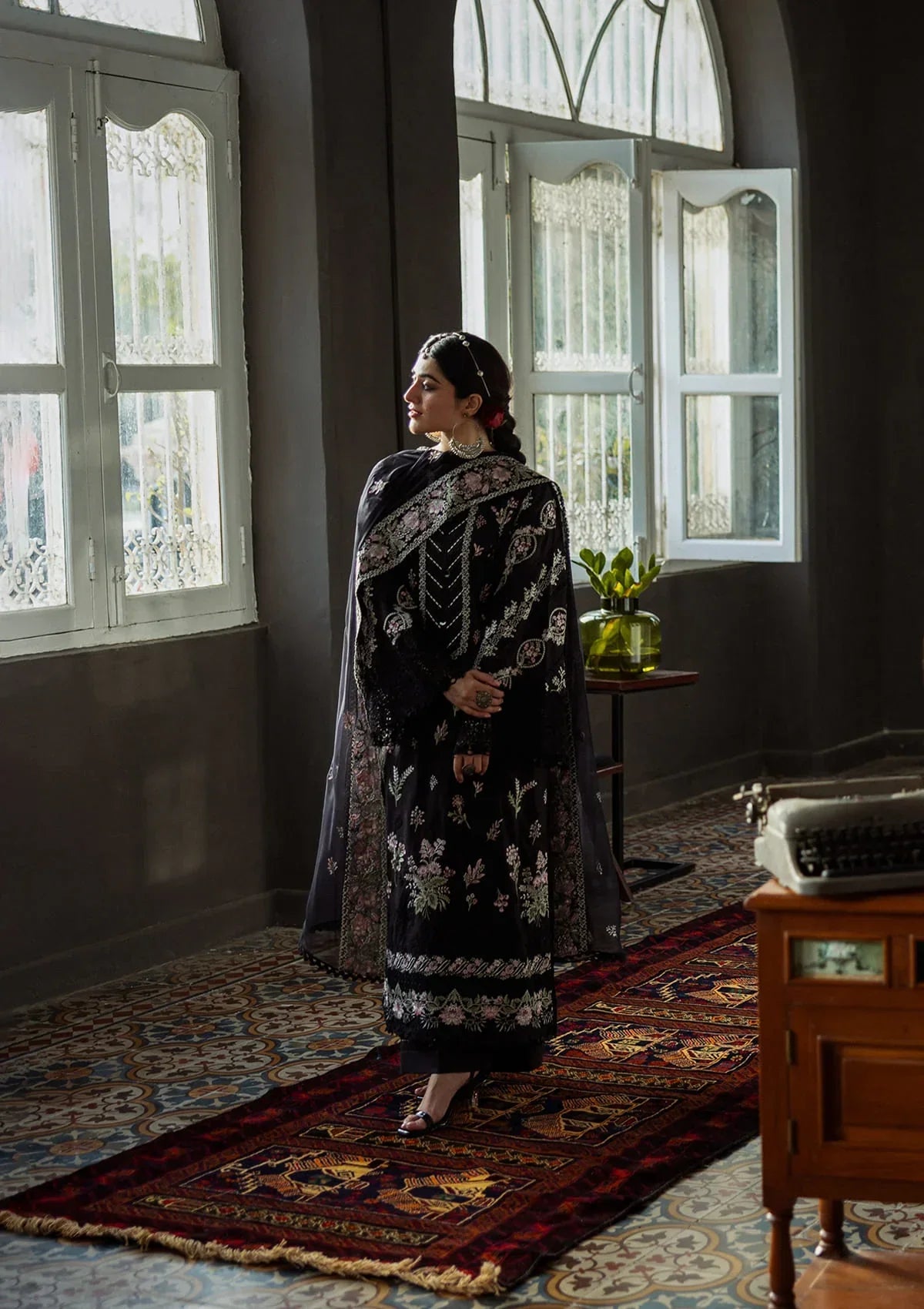 KAHF - 3PC Luxury Lawn Embroidered Suit | Daru libas