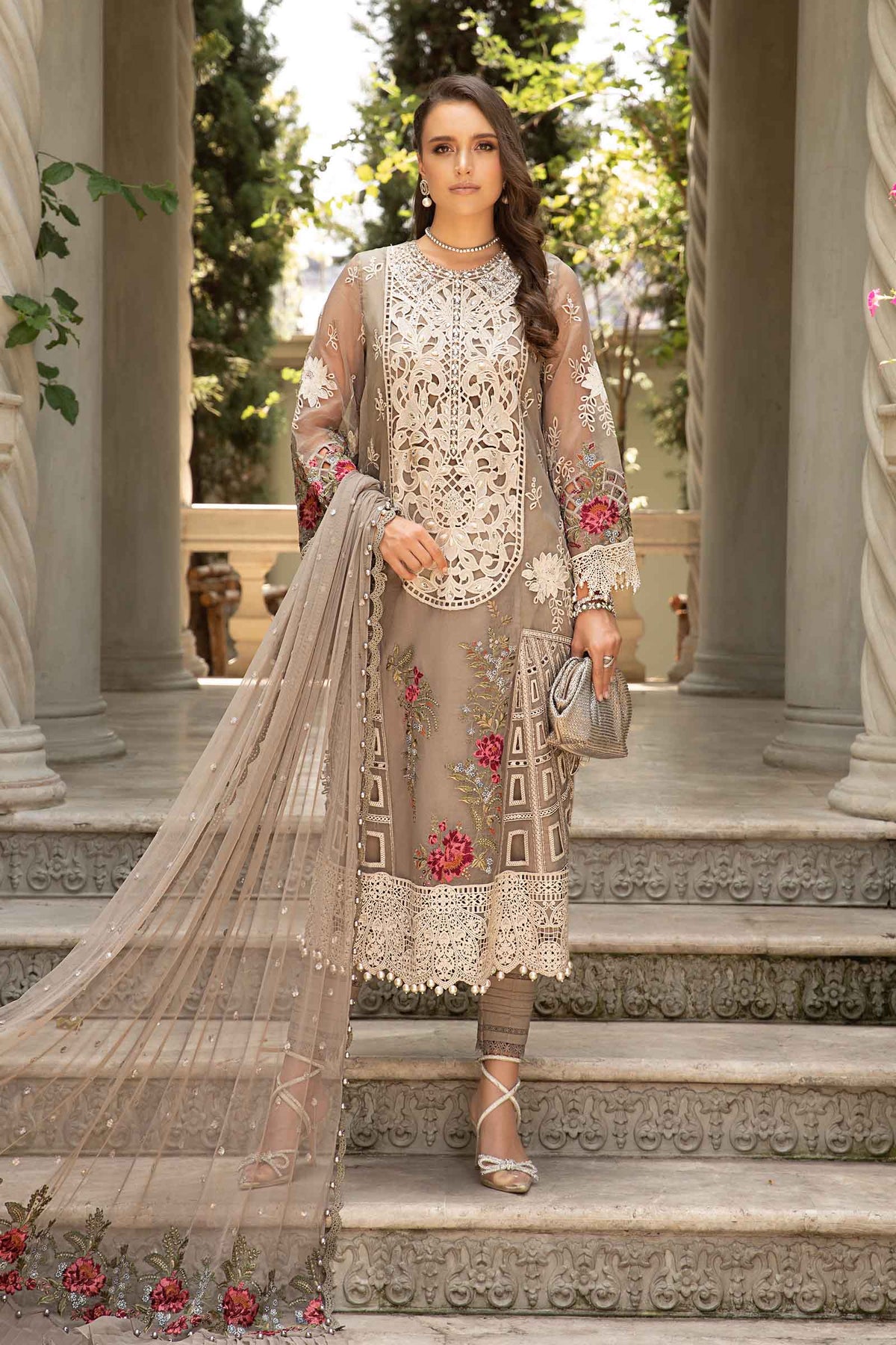 MARIA.B - 3PC Luxury Lawn Embroidered Suit |Daru libas