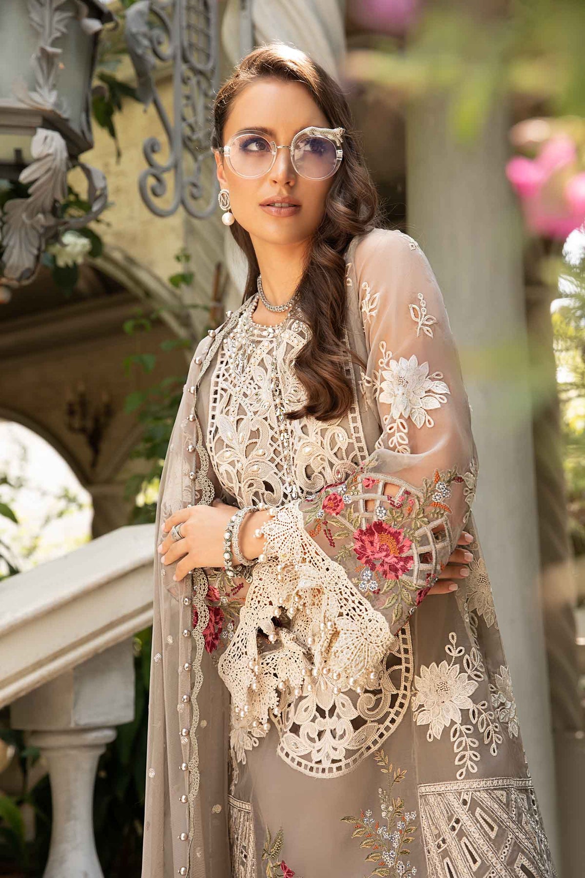 MARIA.B - 3PC Luxury Lawn Embroidered Suit |Daru libas