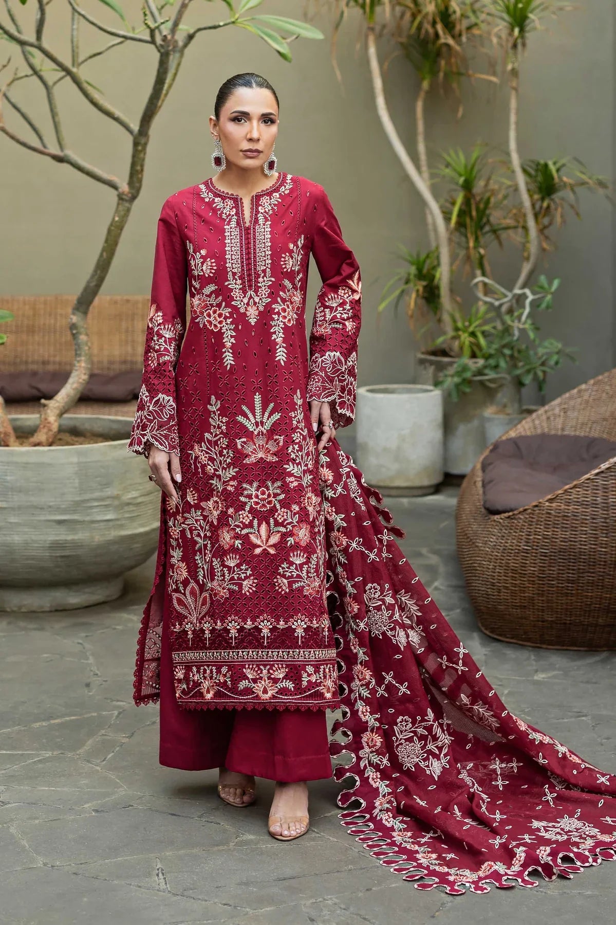 Akbar Aslam - 3PC Luxury Lawn Embroidered Suit |Daru libas