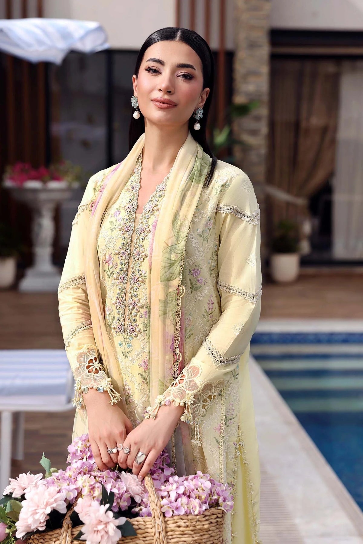MARIA.B - 3PC Luxury Lawn Embroidered Suit | Daru libas